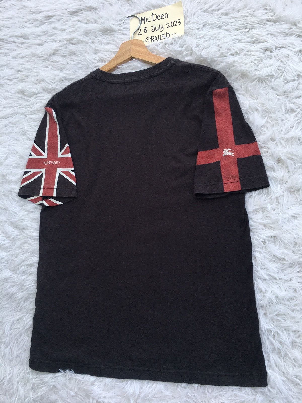 Burberry Rare Vintage Burberry Logo Tshirt Size US M / EU 48-50 / 2 - 16 Thumbnail