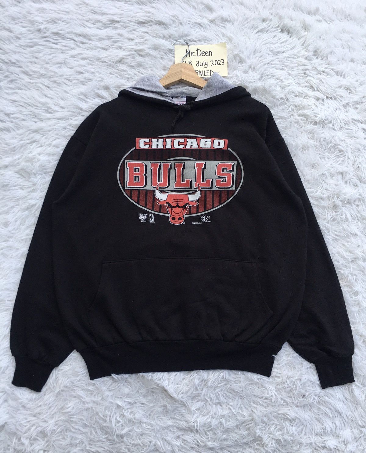 RARE!! Vintage 90s Chicago Bulls outlets Embroidery Big Logo Black Hoodie / Vintage Basketball Sweatshirt