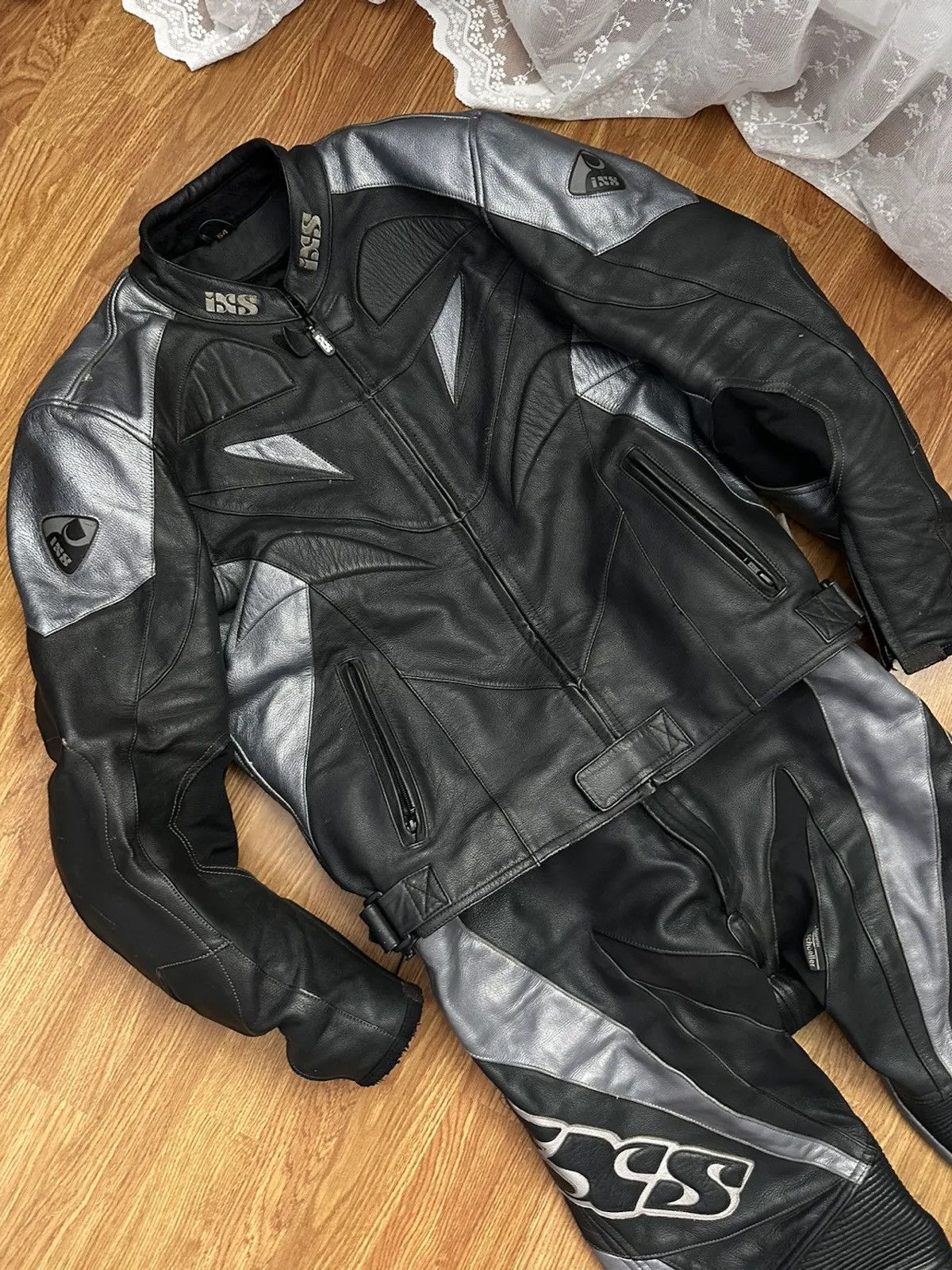 Vintage IXS Professional Motor Cycle Gear Black shops Leather Jacket Racing Sport/Rider , Size L , Excellent Condition