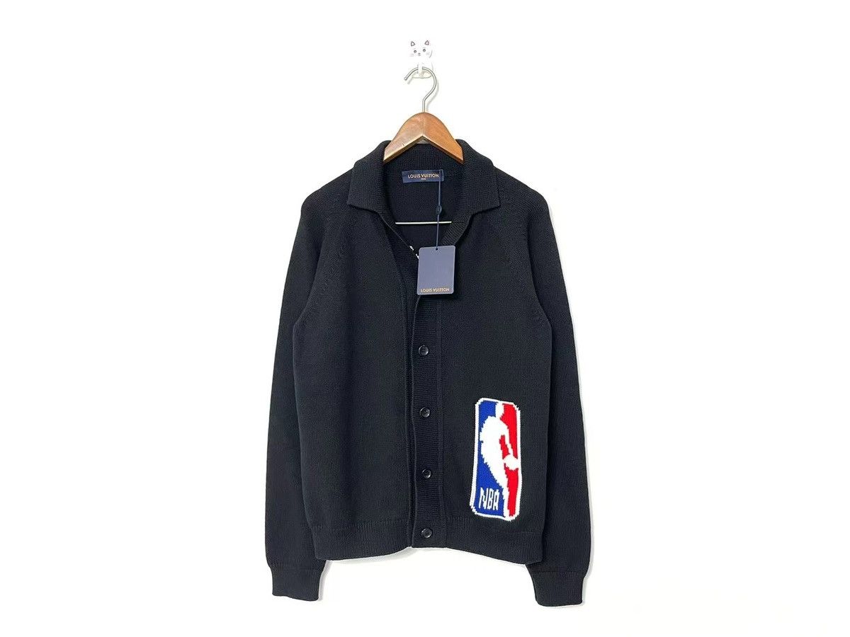 Louis Vuitton x NBA Graphic Print Crew Neck Cardigan w/ Tags - Grey Sweaters,  Clothing - LVNBA20111