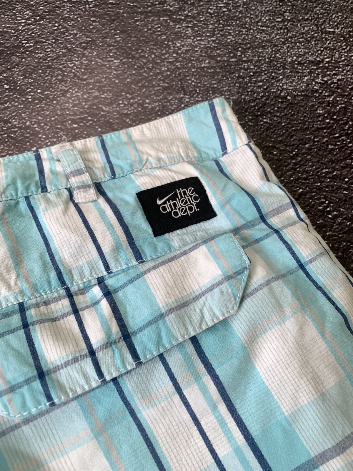 Nike Vintage Nike Cargo Multi Pocket Shorts Mini Swoosh WhiteBlue Size US 33 - 8 Thumbnail