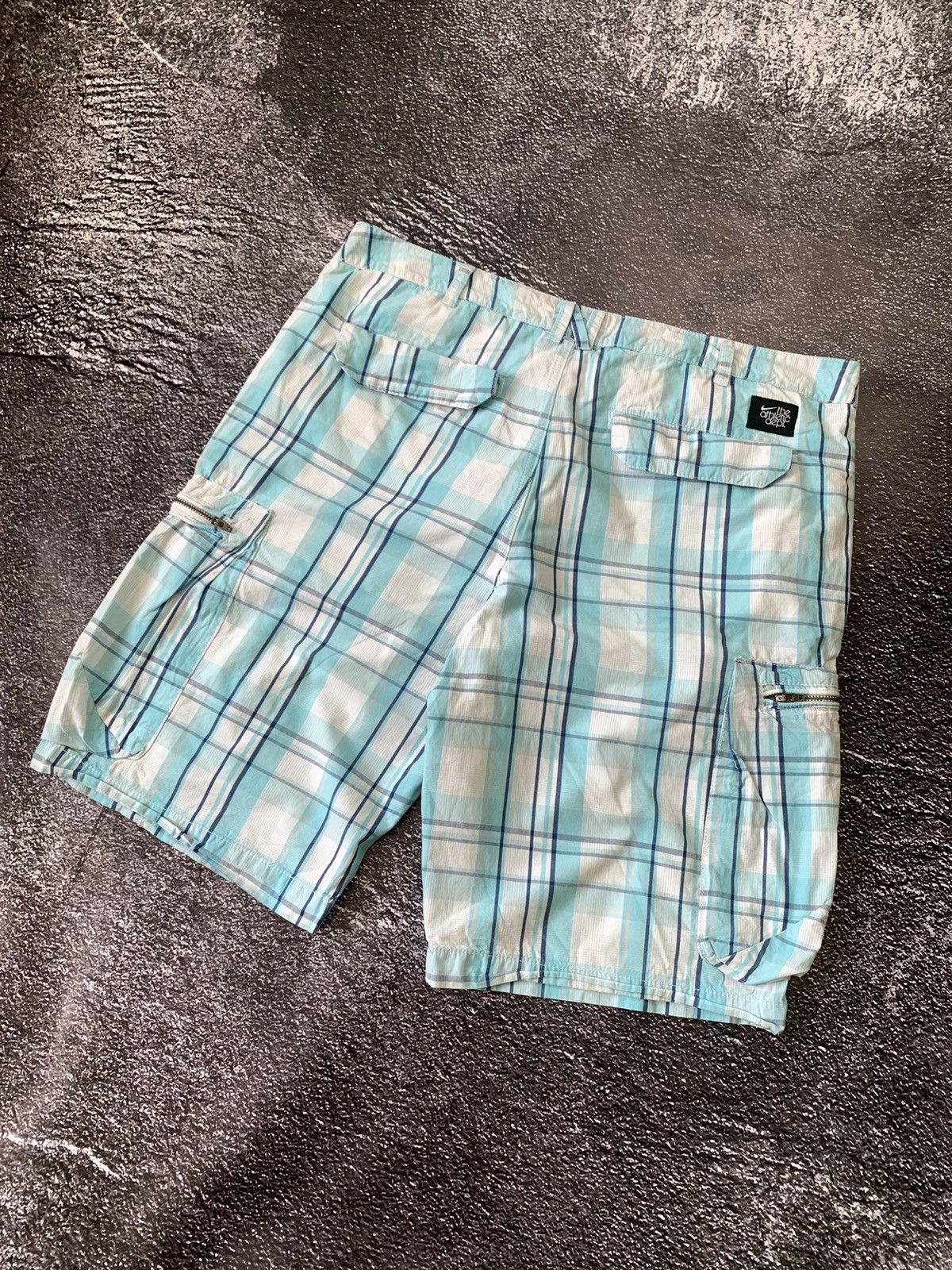 Nike Vintage Nike Cargo Multi Pocket Shorts Mini Swoosh WhiteBlue Size US 33 - 3 Thumbnail