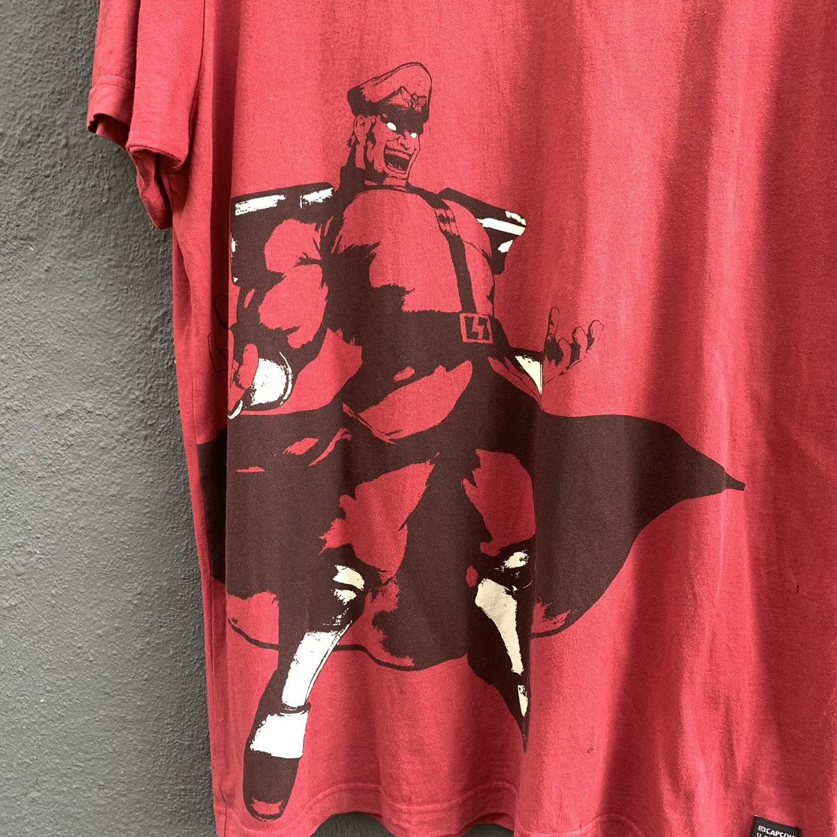Uniqlo Thrashed Faded Uniqlo X Capcom Street Fighter Character Tee Size US XL / EU 56 / 4 - 2 Thumbnail
