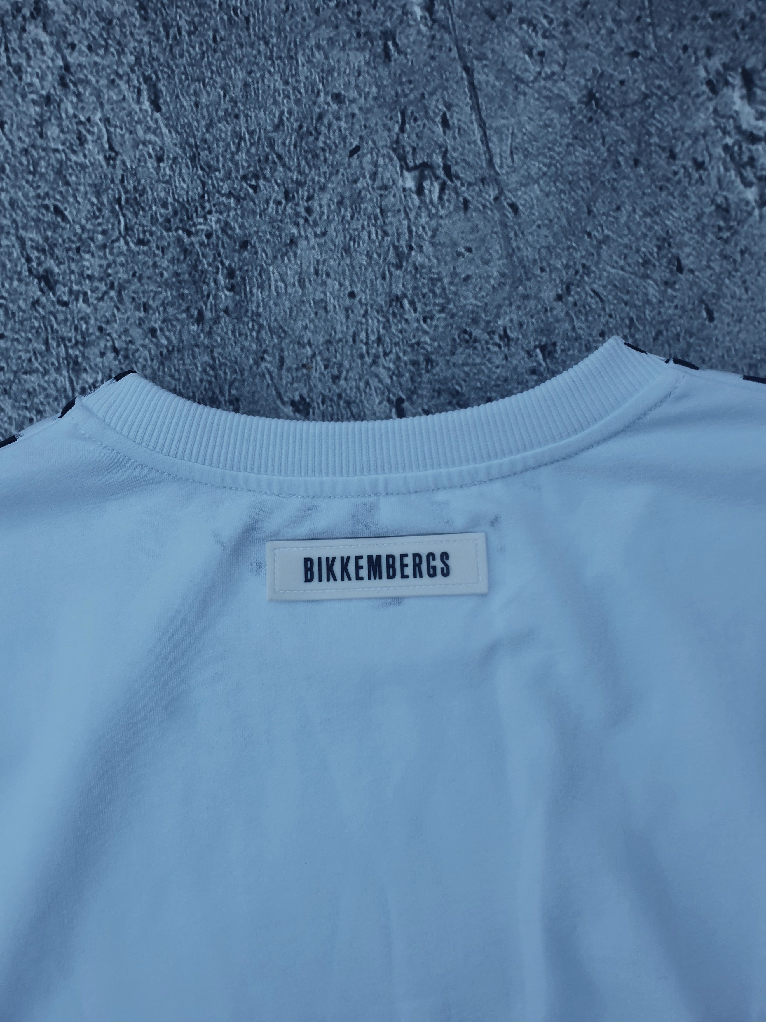 Dirk Bikkembergs Dirk Bikkembergs face distorted stripe sweatshirt Size US XL / EU 56 / 4 - 7 Thumbnail