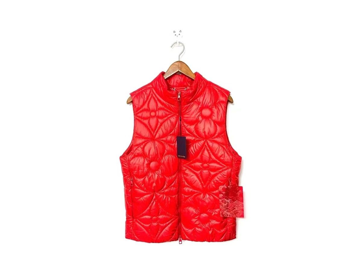 Louis Vuitton Lvse Padded Monogram Flower Gilet Rio Red. Size 46