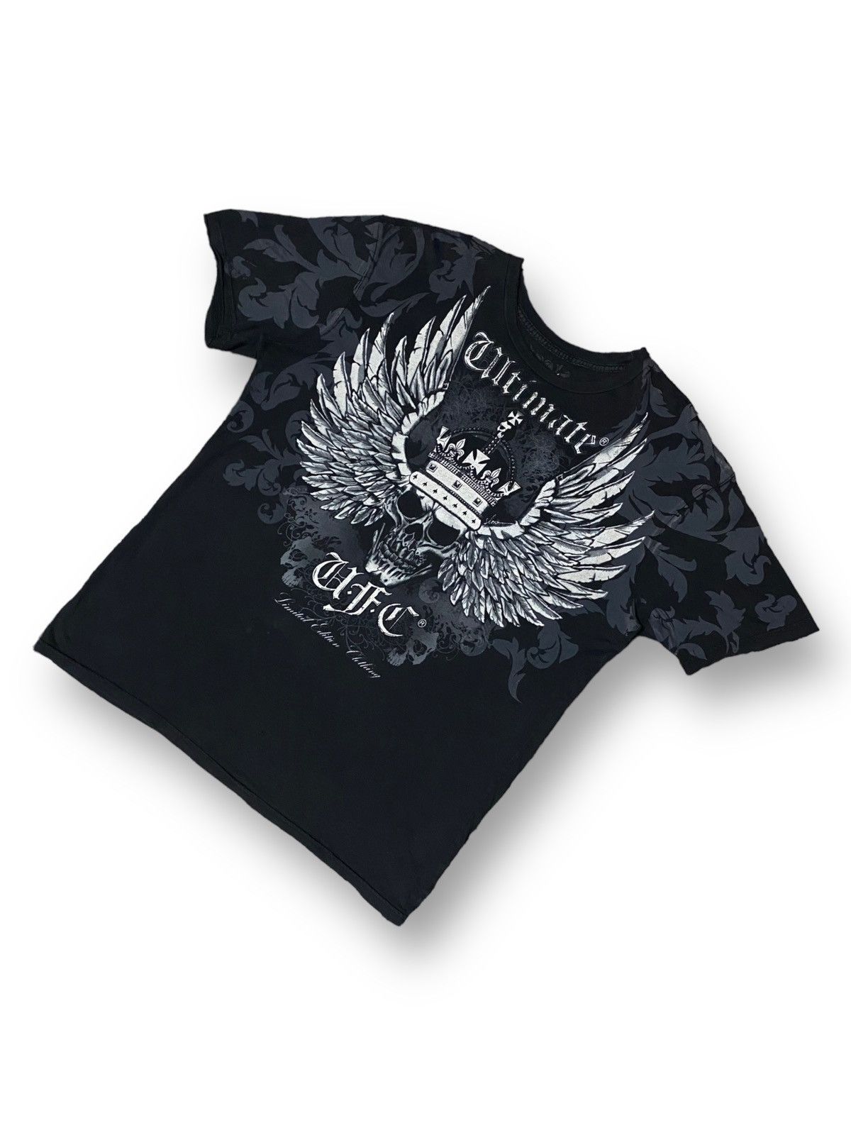 20471120 × Affliction Ultimate UFC Art King Skeleton Wings With Crown Distressed Size US XL / EU 56 / 4 - 2 Thumbnail