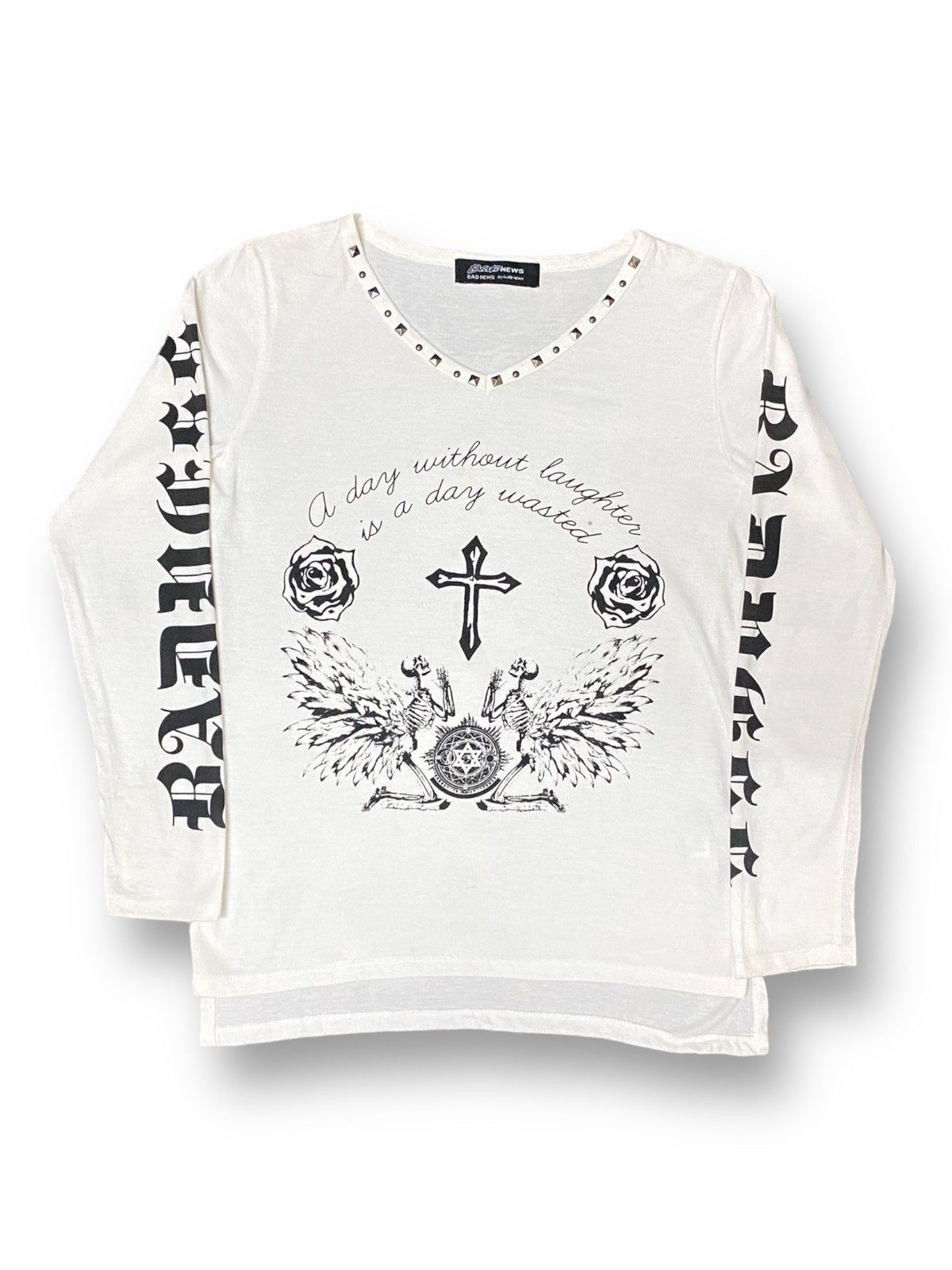 image of Affliction x Humor Bad News Japan Production Art Of Skeleton Prayer To God in White, Men's (Size XS