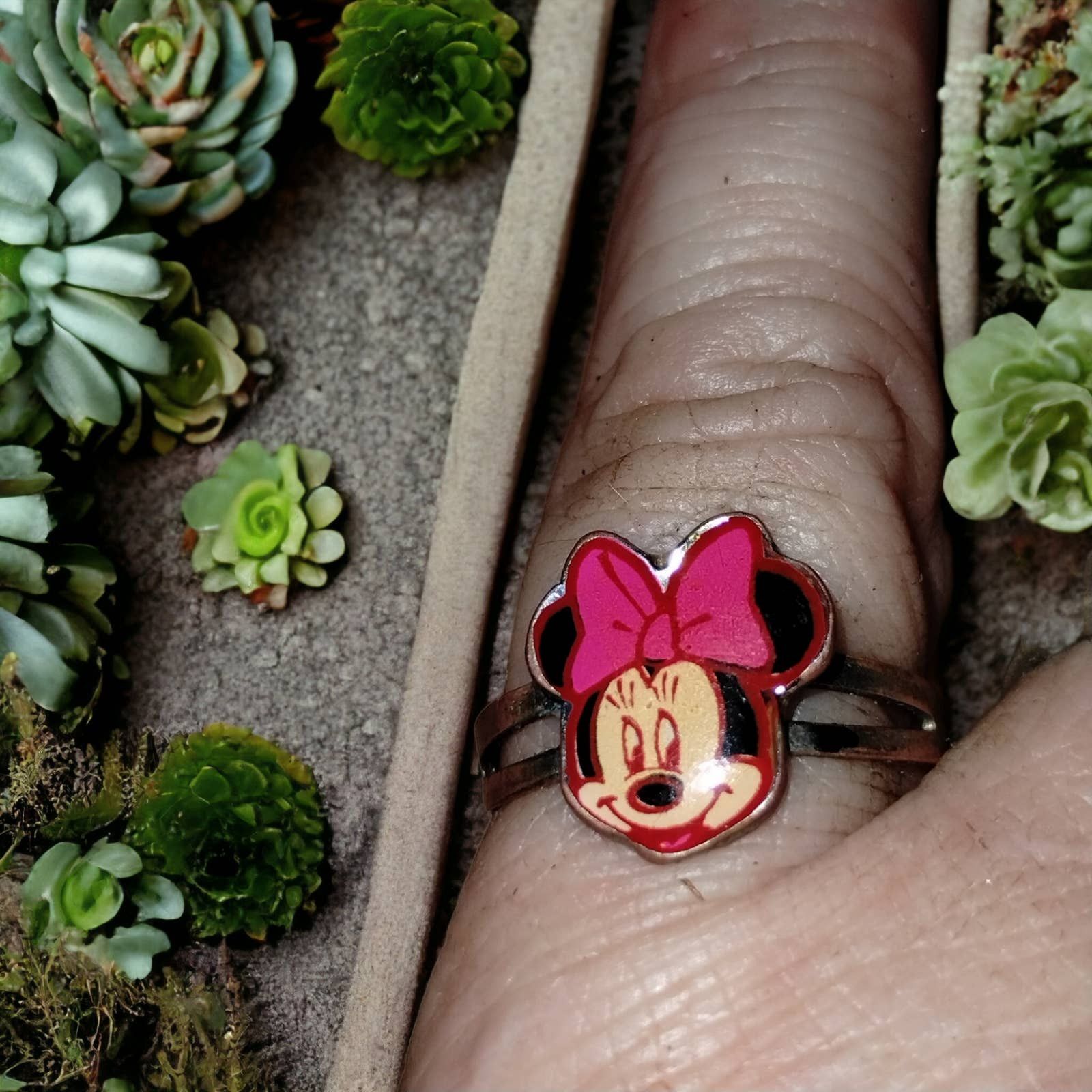 Vintage Really cute little Minnie Mouse ring size 5 | Grailed