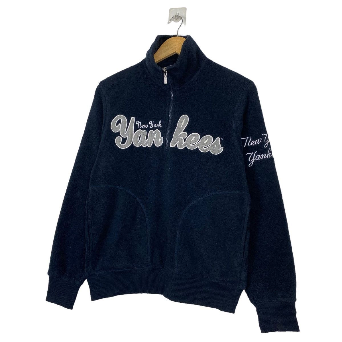 MLB × New York Yankees 🔥 RIOT 🔥 New York Yankees Big Logo Halfzip Fleece Size US S / EU 44-46 / 1 - 2 Thumbnail