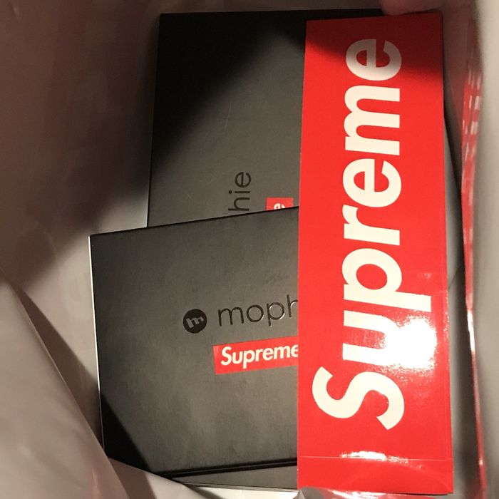 Supreme Supreme / mophie both encore 20K and encore plus 10K red