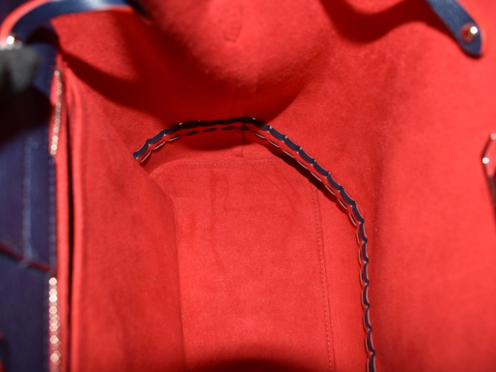 Louis Vuitton LockMe Bucket Navy Red Calf Leather Shoulder Bag