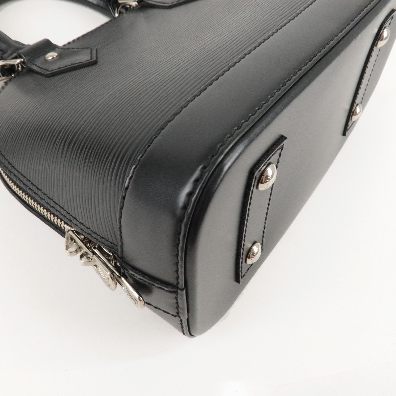 Louis Vuitton Epi Alma BB Shoulder Bag Noir Black