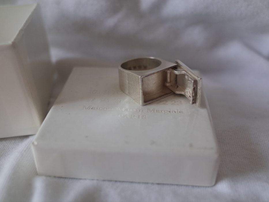 Maison martin margiela discount hidden compartment ring