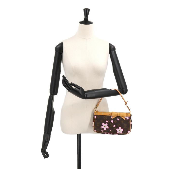 Louis-Vuitton-Murakami-Cherry-Blossom-Pochette-Accessoires-M92006 –  dct-ep_vintage luxury Store