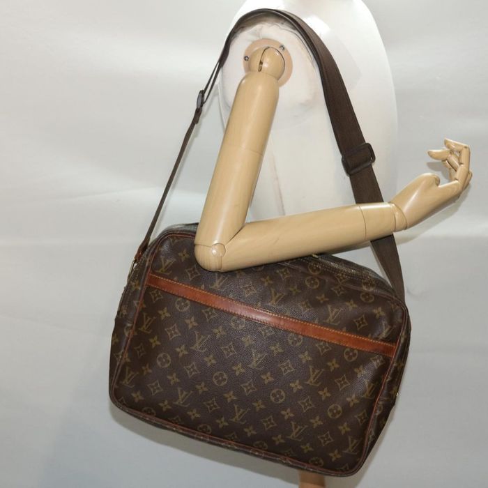 LOUIS VUITTON Monogram Reporter GM Shoulder Bag M45252 LV Auth