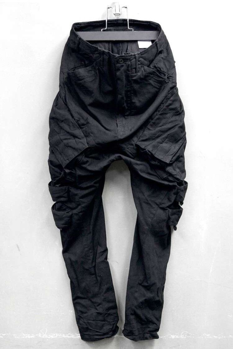 ル*ー様 JULIUS Prism Drop-Crotch Short Pant JULIUS | DRAPPED DROP CROTCH SHORTS BLACK | L'ARMOIRE