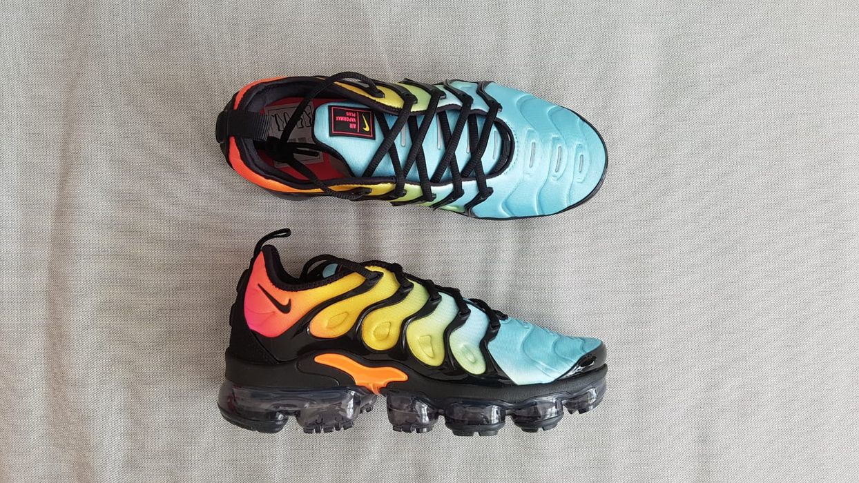 Nike NIKE AIR VAPORMAX PLUS SUNSET BLEACHED AQUA LIMITED NEW