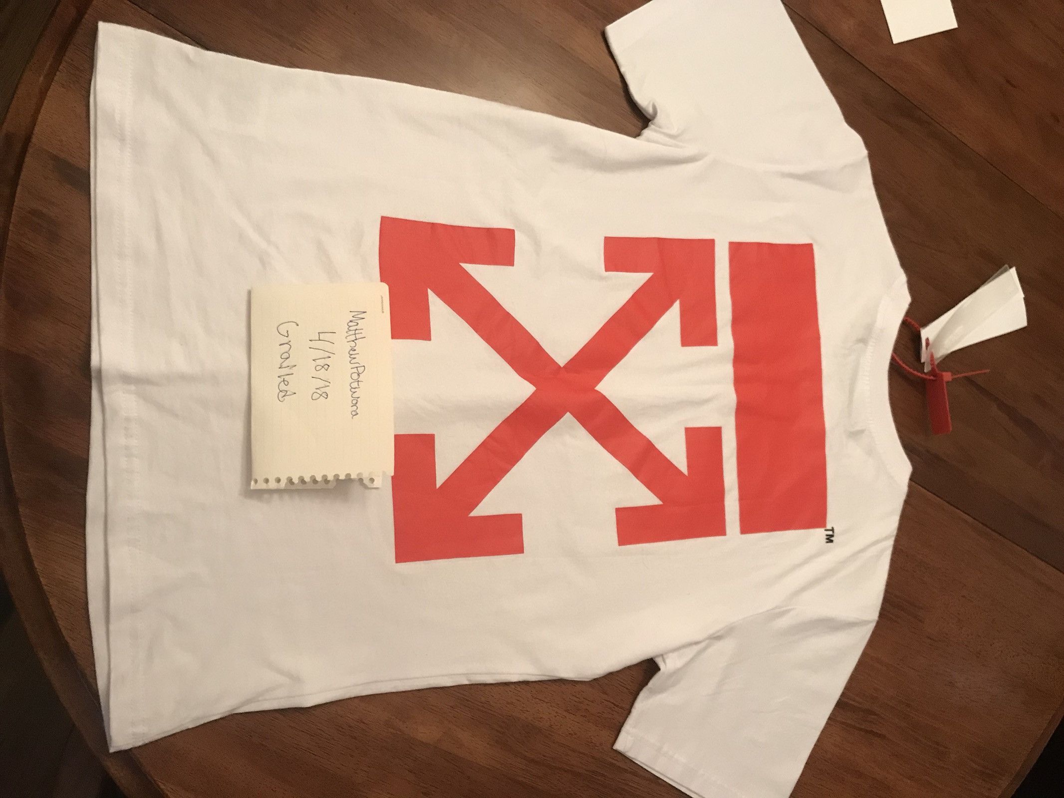 Off white windows tee hotsell