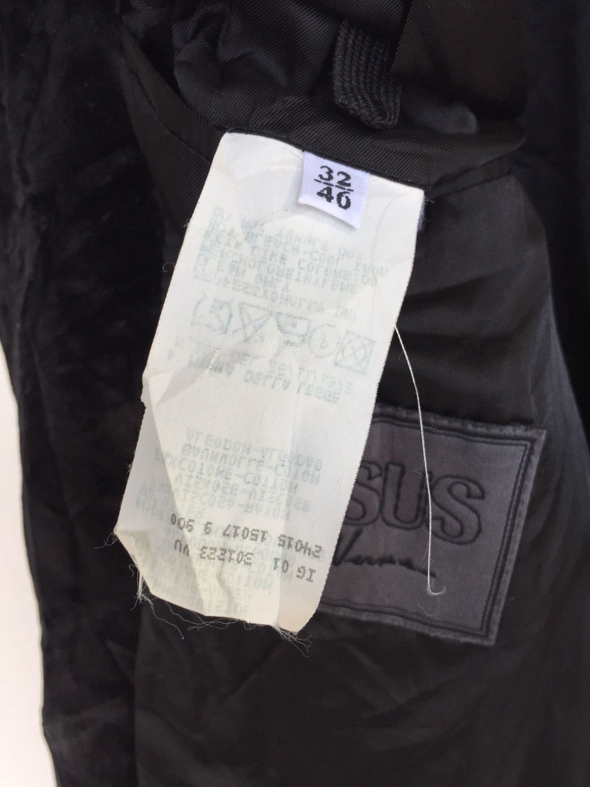 Versace 1990s Versace 🇮🇹 Velvet Medusa Button Minimal Coat Jacket Size US M / EU 48-50 / 2 - 13 Thumbnail