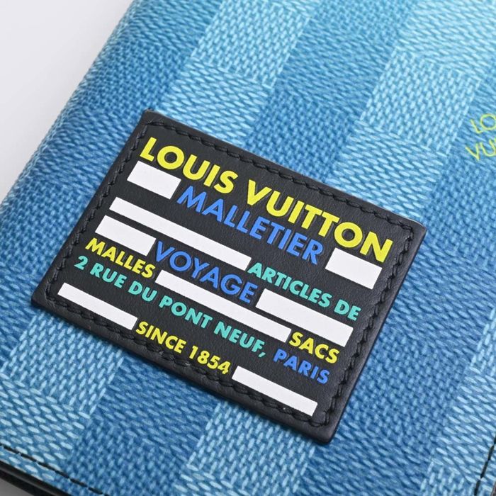 Louis Vuitton Unisex Monogram Malletier Bi Fold Wallet