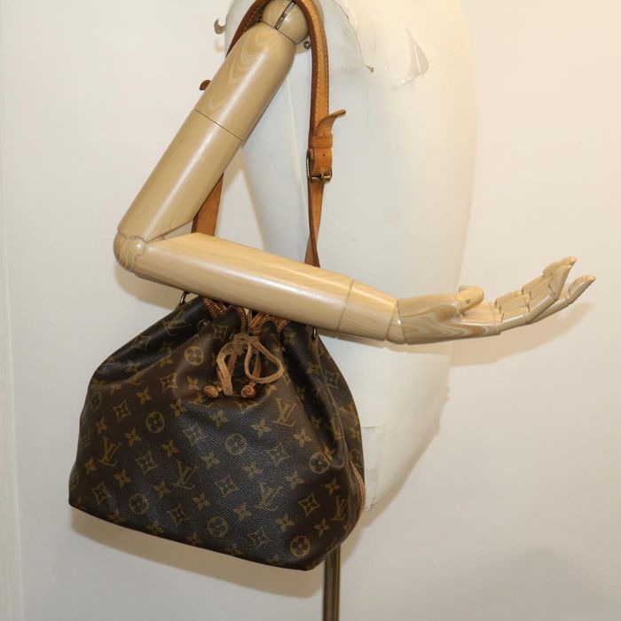 LOUIS VUITTON Monogram Petit Noe Shoulder Bag M42226 LV Auth