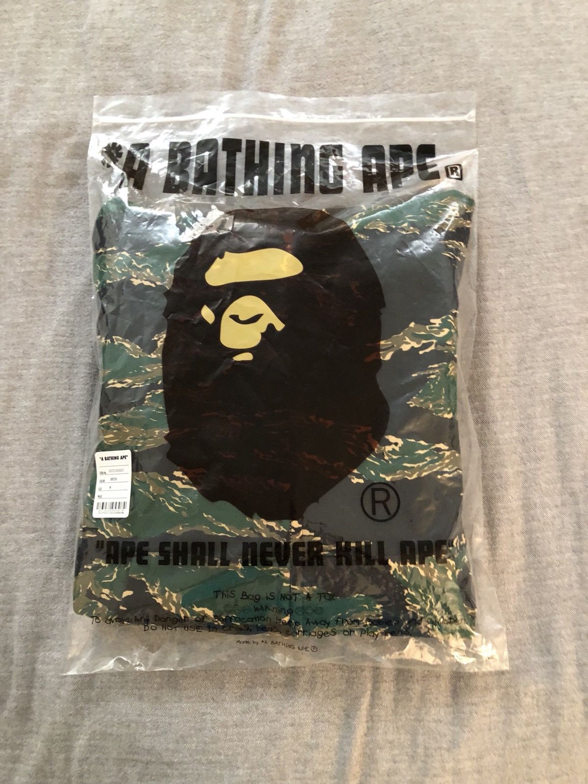 Bape Tiger Camo Embroidery Shark Full Zip Size US M / EU 48-50 / 2 - 7 Thumbnail