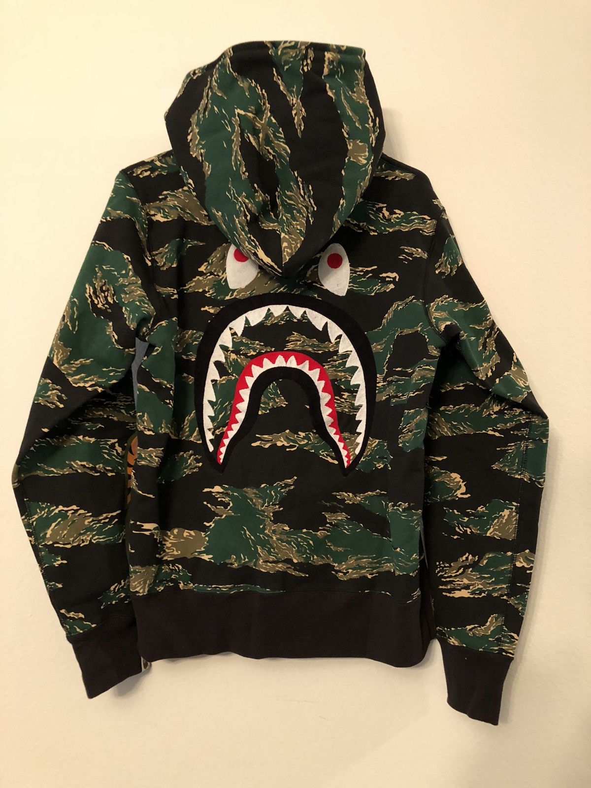 Bape Tiger Camo Embroidery Shark Full Zip Size US M / EU 48-50 / 2 - 2 Thumbnail