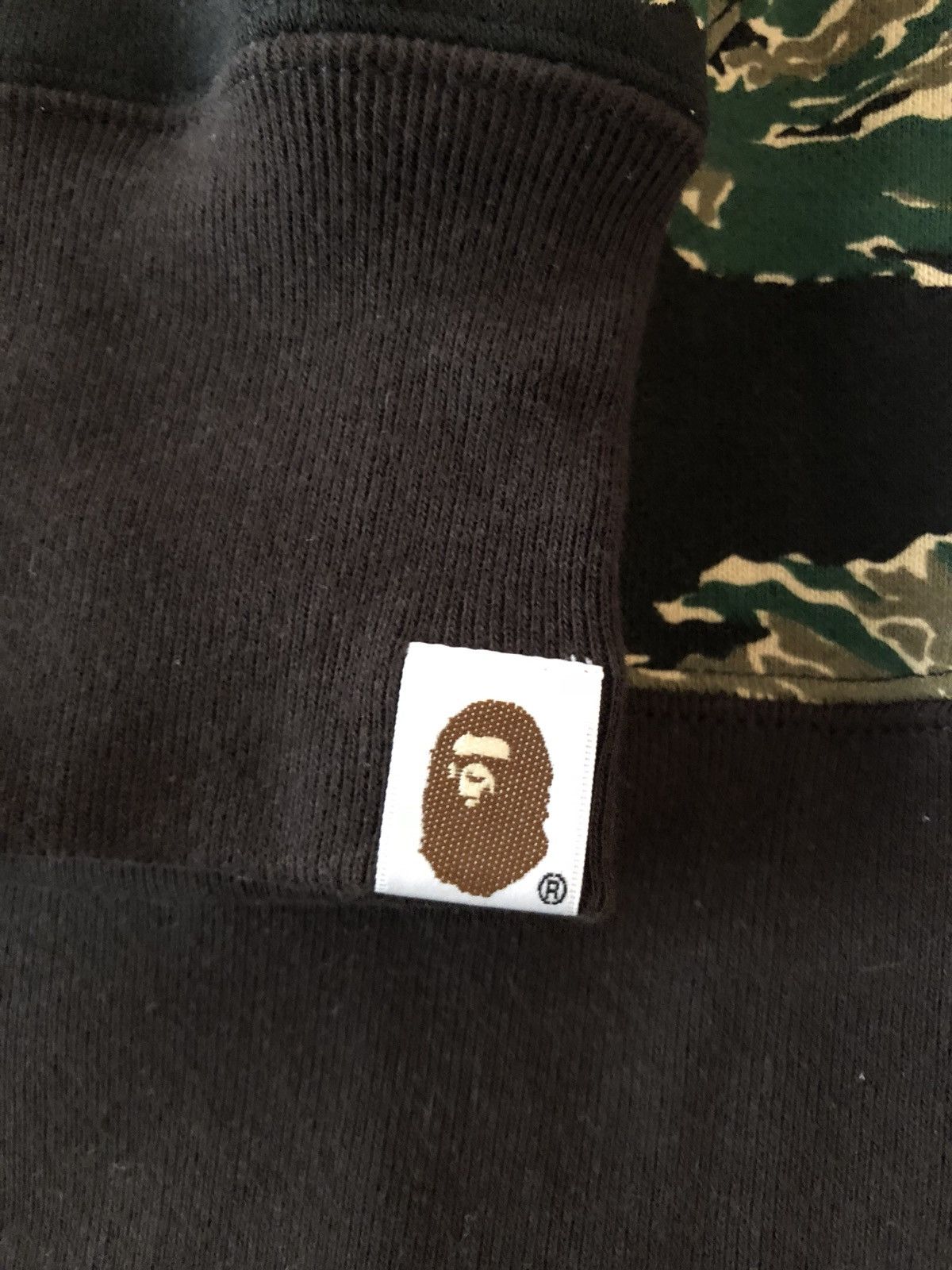 Bape Tiger Camo Embroidery Shark Full Zip Size US M / EU 48-50 / 2 - 4 Thumbnail