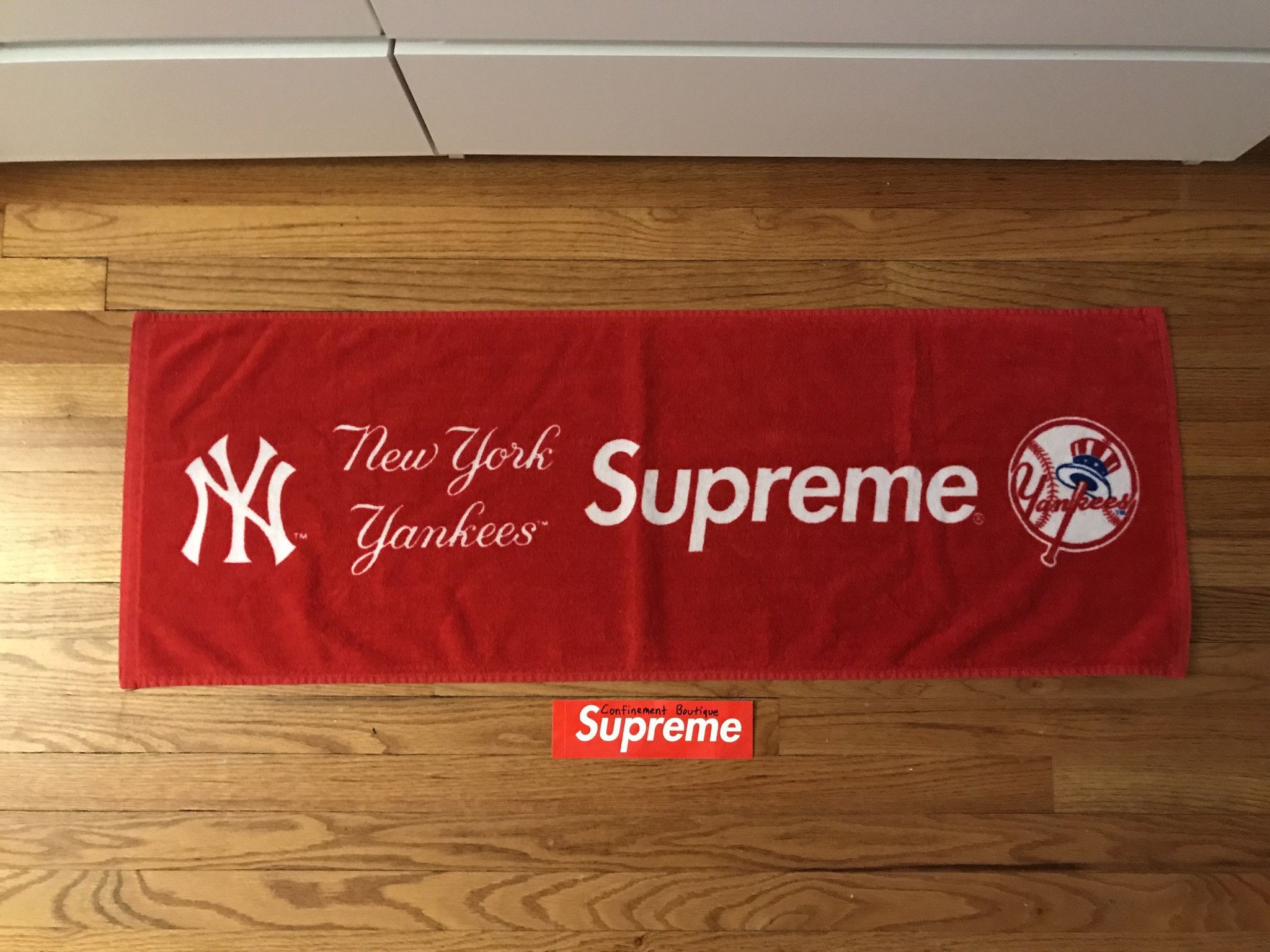 Supreme hotsell SS15 yankee towel