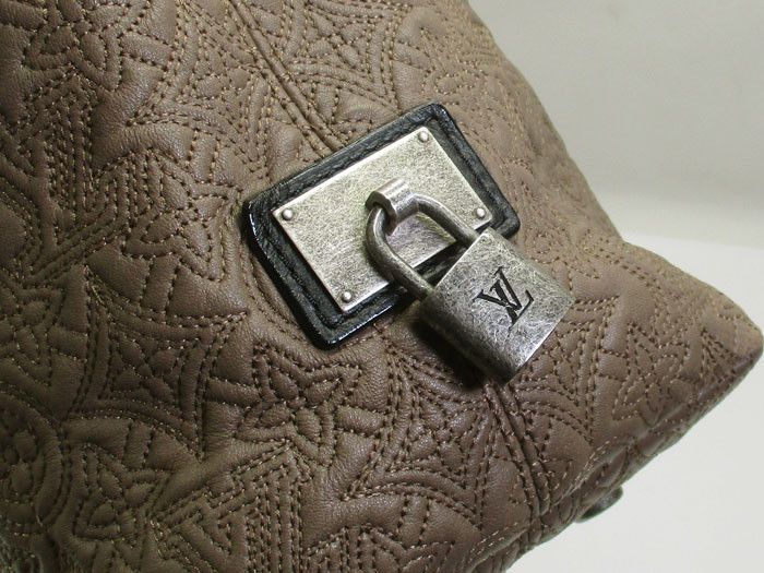 Louis Vuitton Antia Hobo PM Fume Hanfbag
