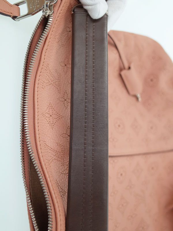 Louis Vuitton Mahina Selene PM Semi-shoulder Bag Rose Poodle
