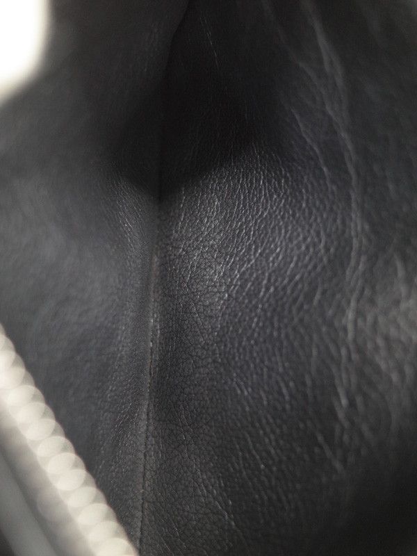 Louis Vuitton Pochette Lock Me Chain Black