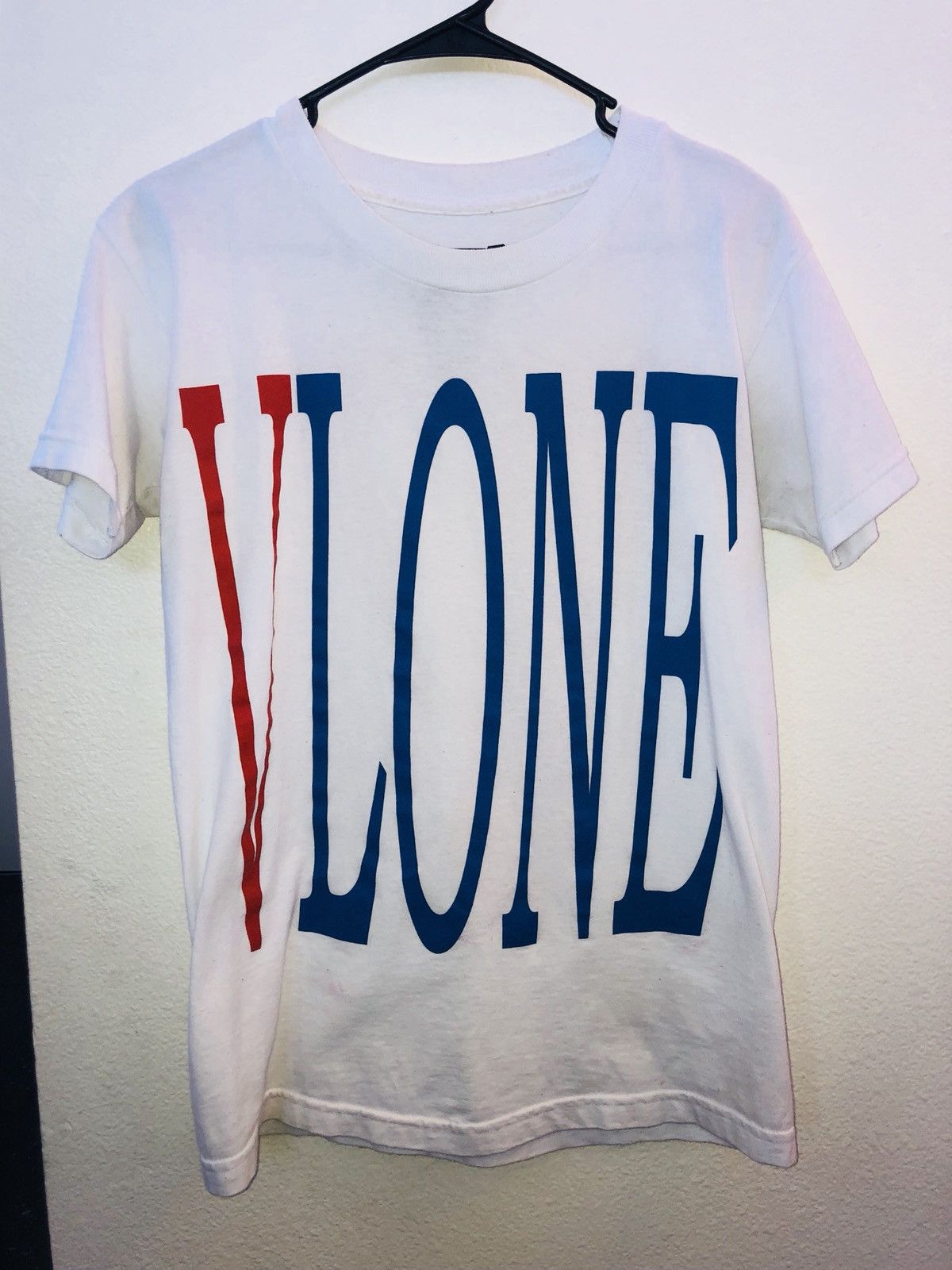 Vlone independence tee discount