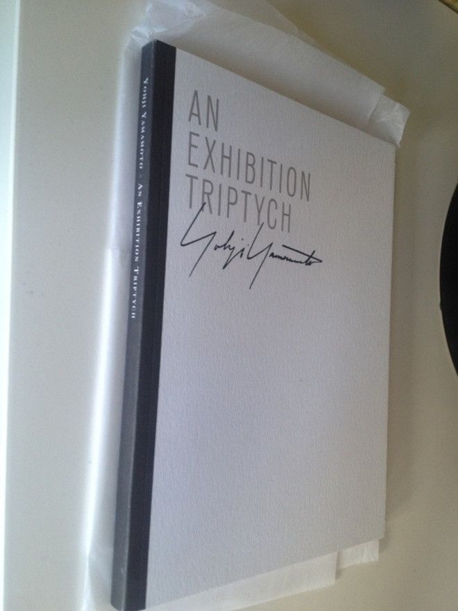 Yohji Yamamoto 'an exhibition triptych' Size ONE SIZE - 3 Thumbnail