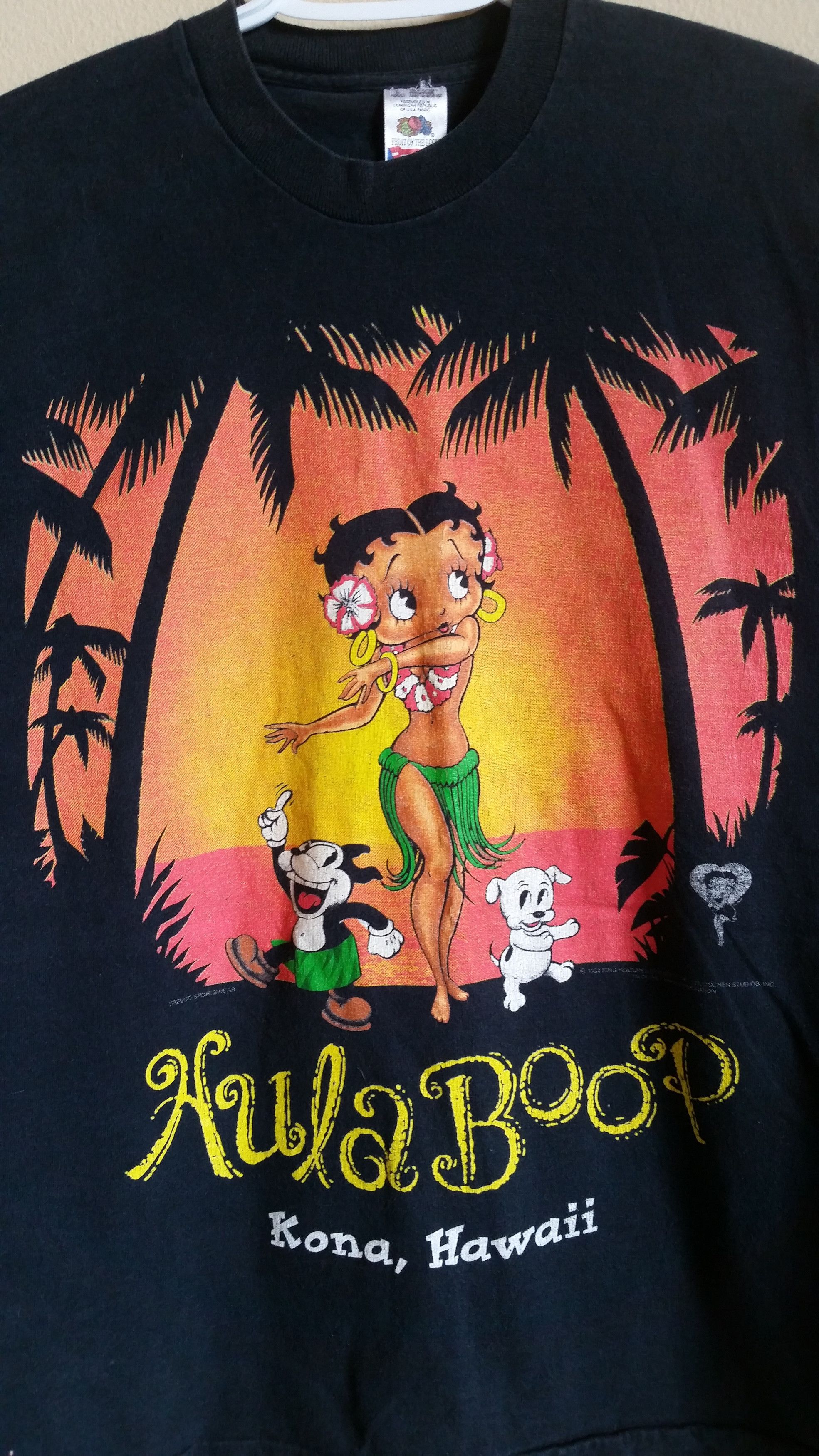 口コミ・レビューで人気商品を探そう Fruit Of The Loom VTG Betty Boop 'Hula Boop' Hawaii Sunset トップス