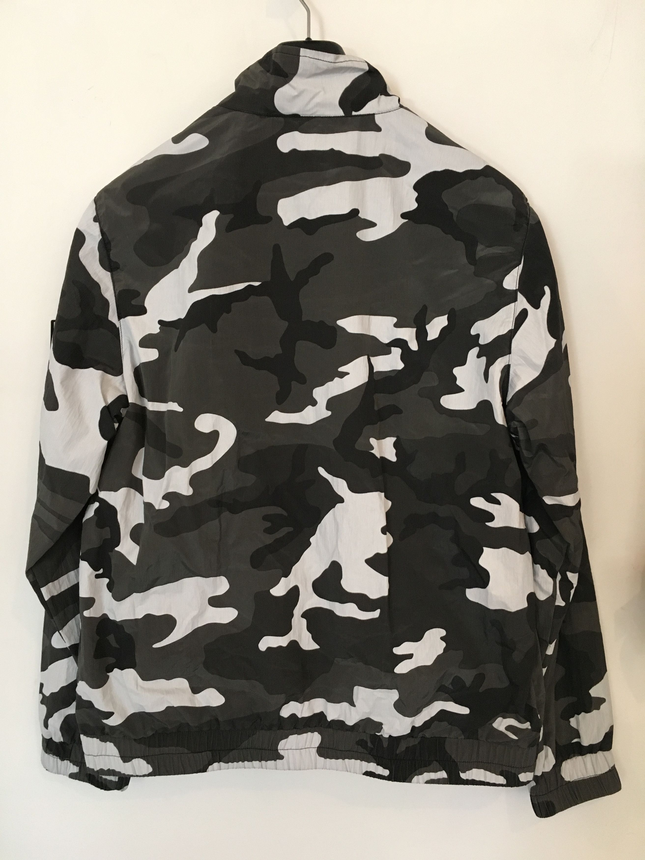 Supreme 2-in-1 GORE-TEX Shell + WINDSTOPPER Vest CAMO FW22