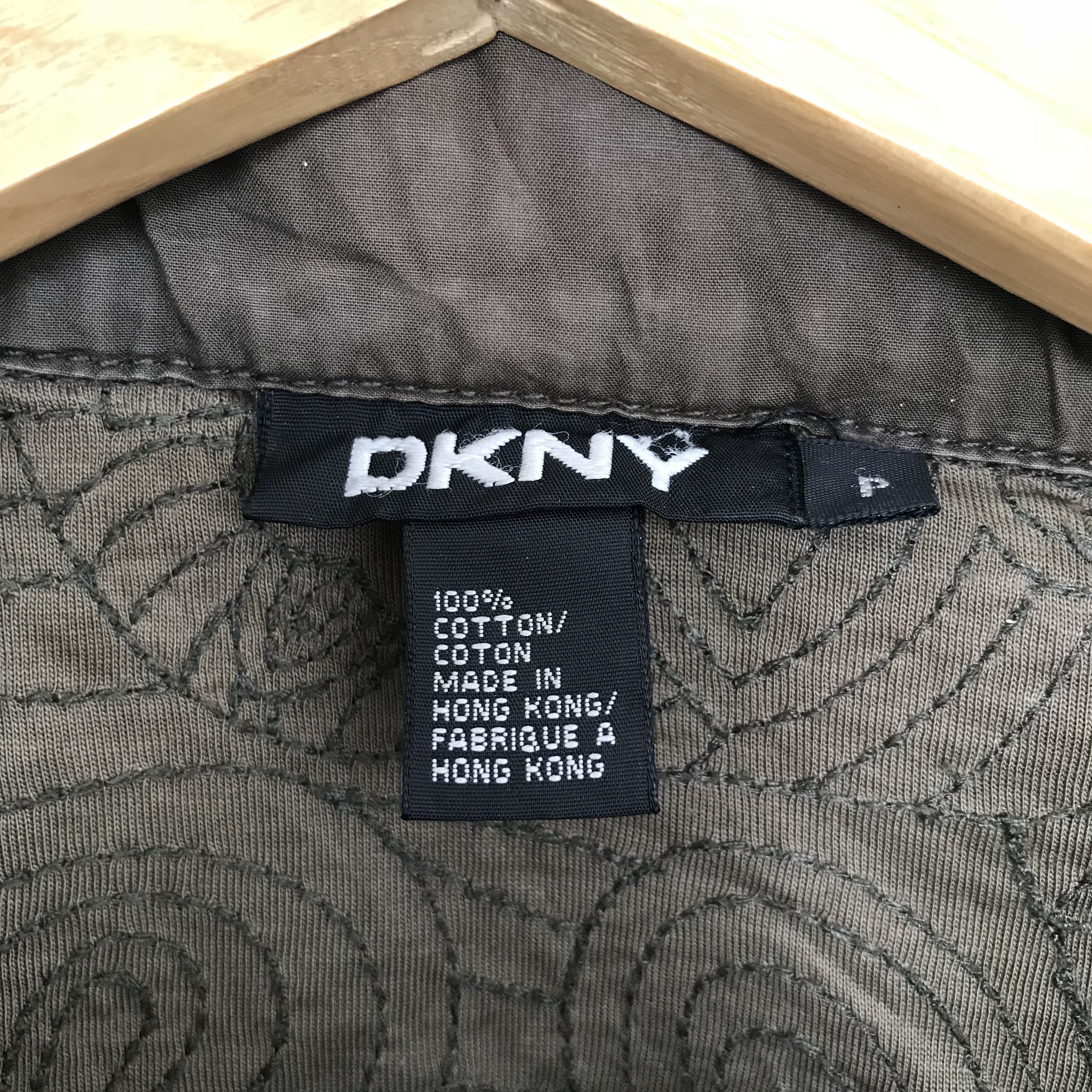 DKNY Vintage luxury DKNY embroidered flower pattern jacket Size US M / EU 48-50 / 2 - 11 Thumbnail