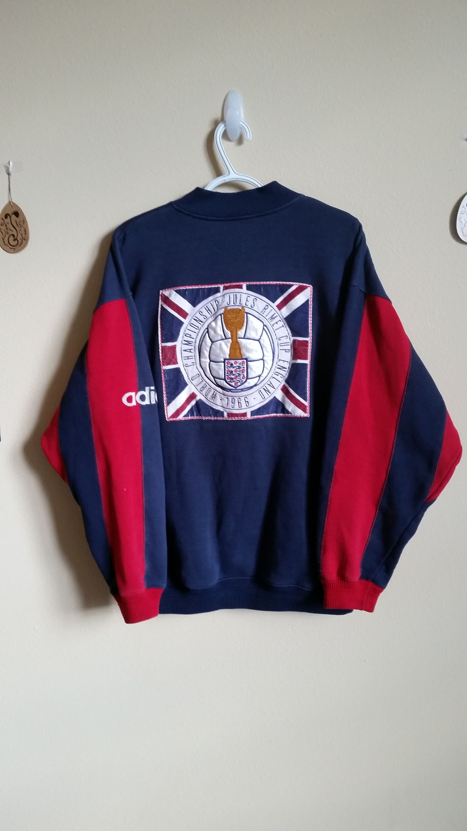 タイムセール 半額 Adidas 1966 England Jules Rimet Cup FIFA Sweatshirt | Grailed シャツ