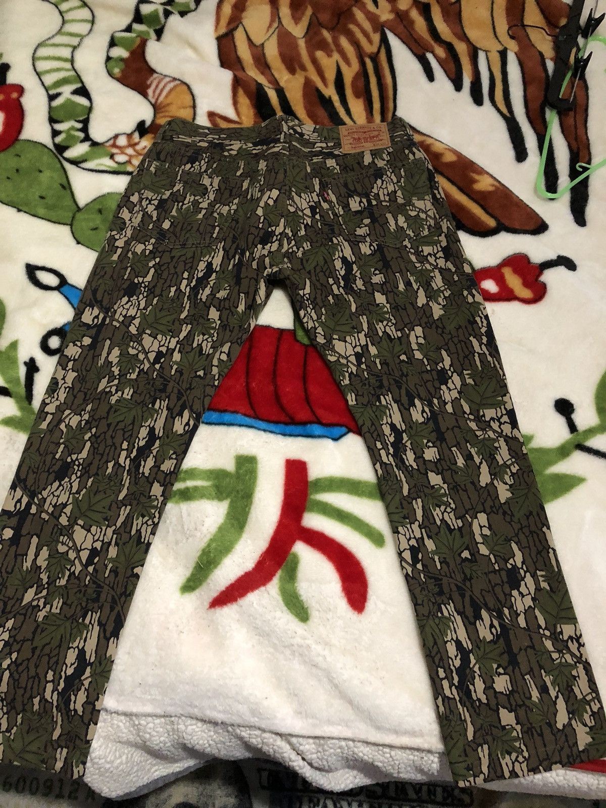 Levi's × Supreme Supreme Camo Pants Size US 34 / EU 50 - 3 Thumbnail