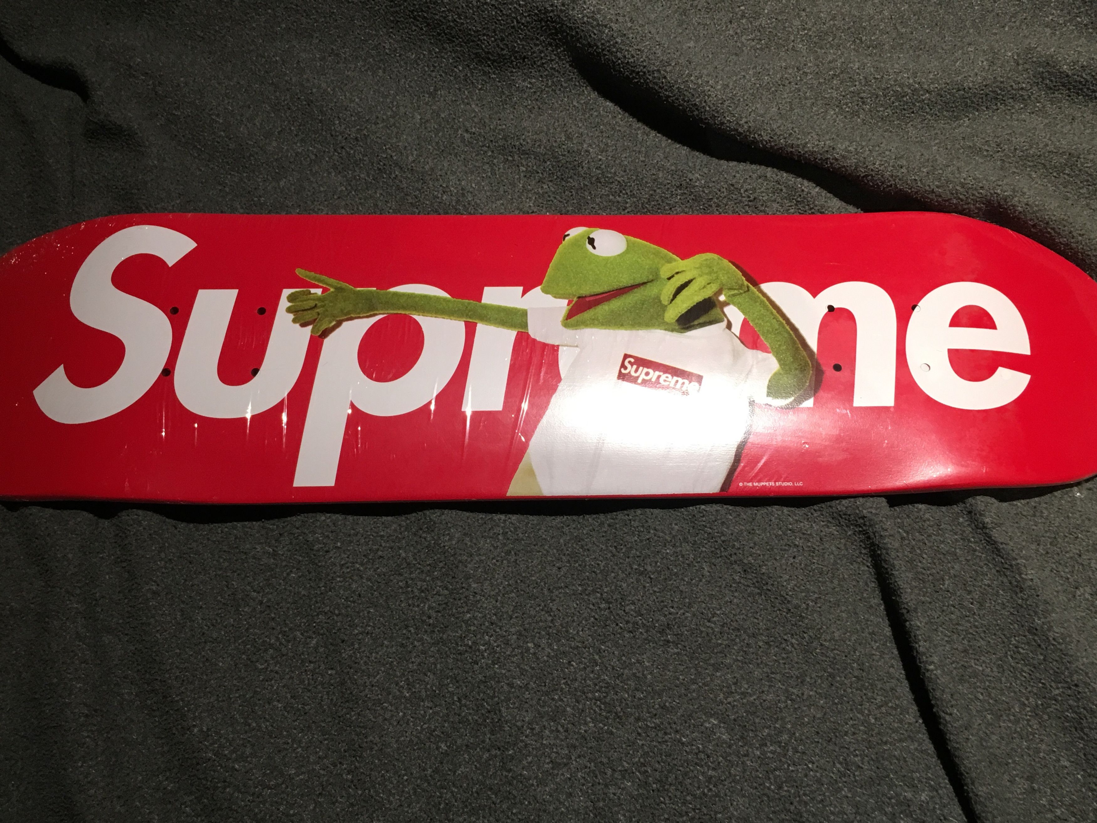 supreme カーミット deck Supreme Skateboard Deck Kermit The Frog Damien Hirst Box Logo