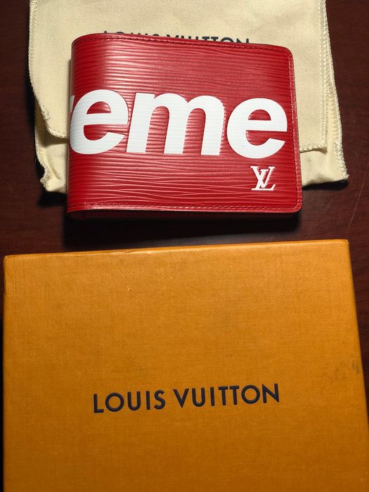 LOUIS VUITTON LV X SUPREME SLENDER WALLET 'EPI RED', Men's Fashion