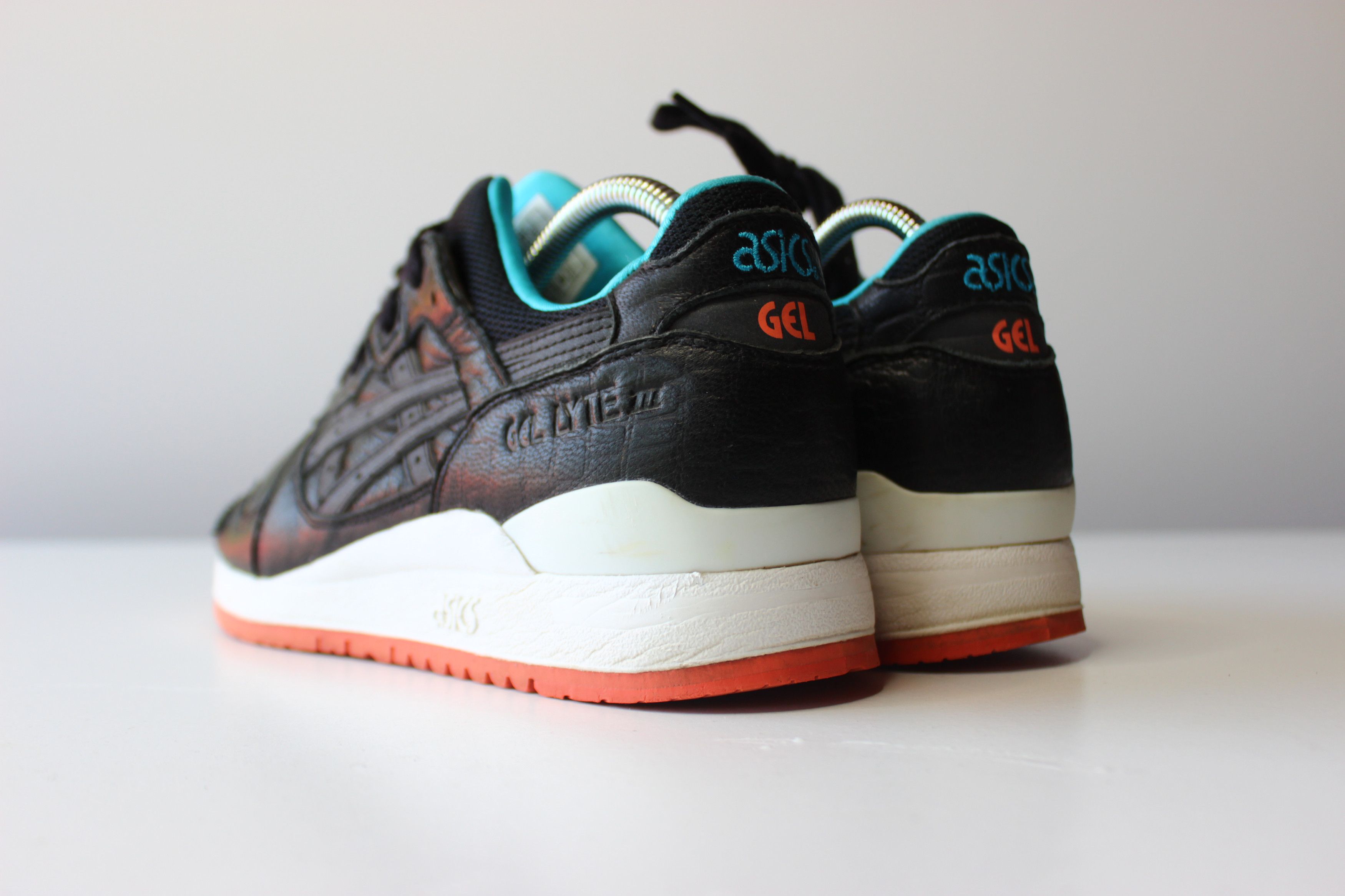 Asics Gel-Lyte III “Miami Vice” Black Size US 7 / EU 40 - 2 Thumbnail