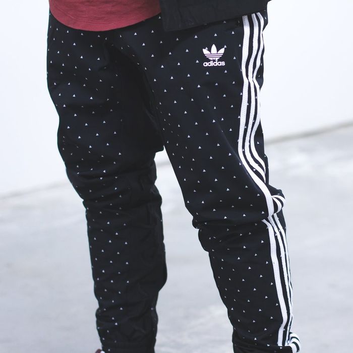 Adidas pharrell outlet williams carrot pants