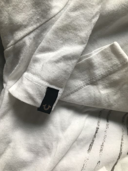 True Religion Dripping Horseshoe T | Grailed