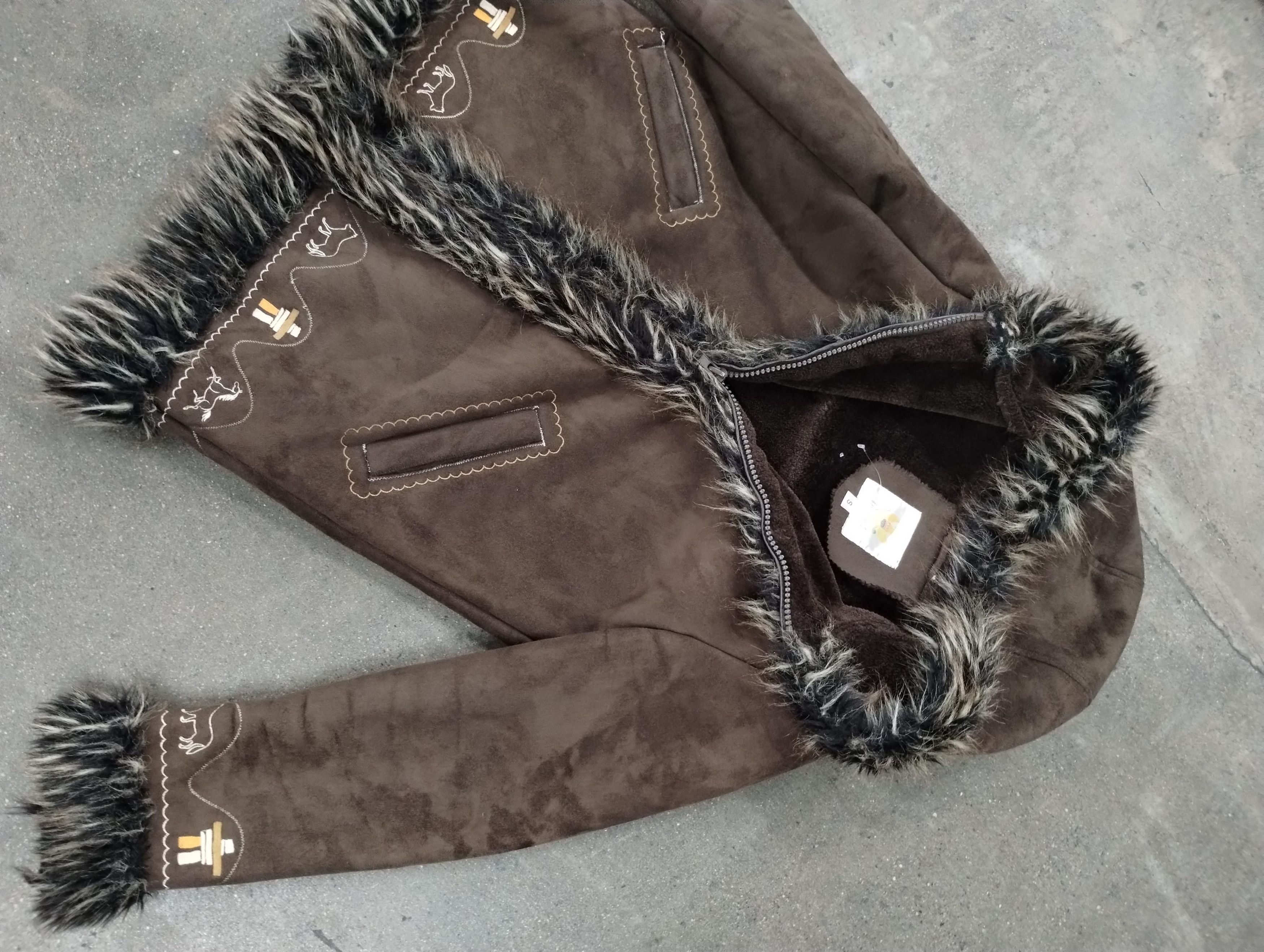 Vintage Vintage Ameri Mode Native Faux Fur Coat Size US S / EU 44-46 / 1 - 3 Thumbnail