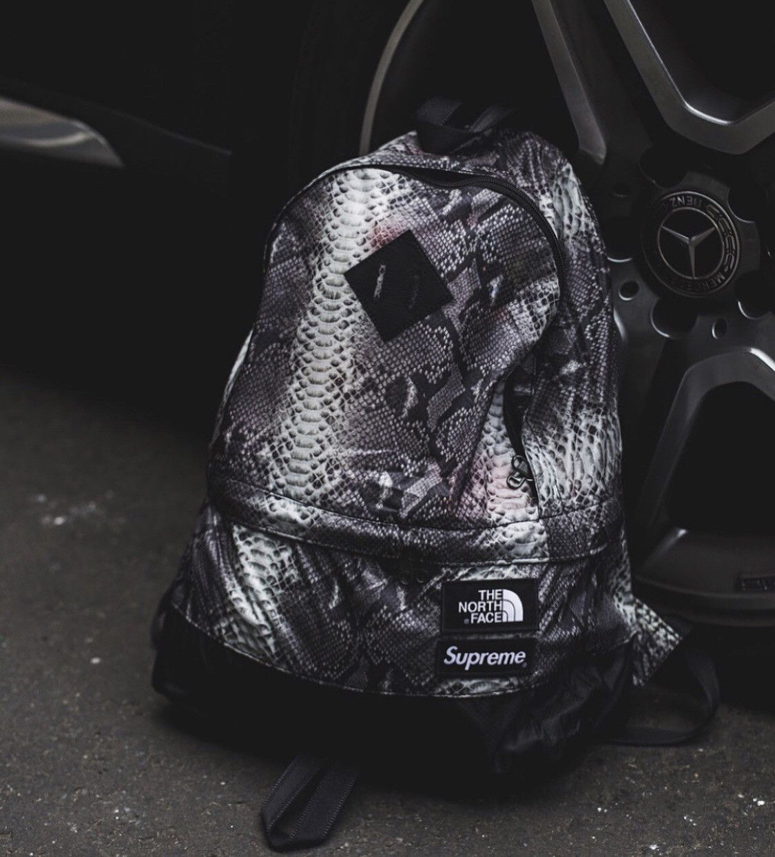 Supreme the north face cheap snakeskin lightweight day pack black