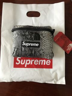 Supreme the north face hot sale snakeskin flyweight duffle bag