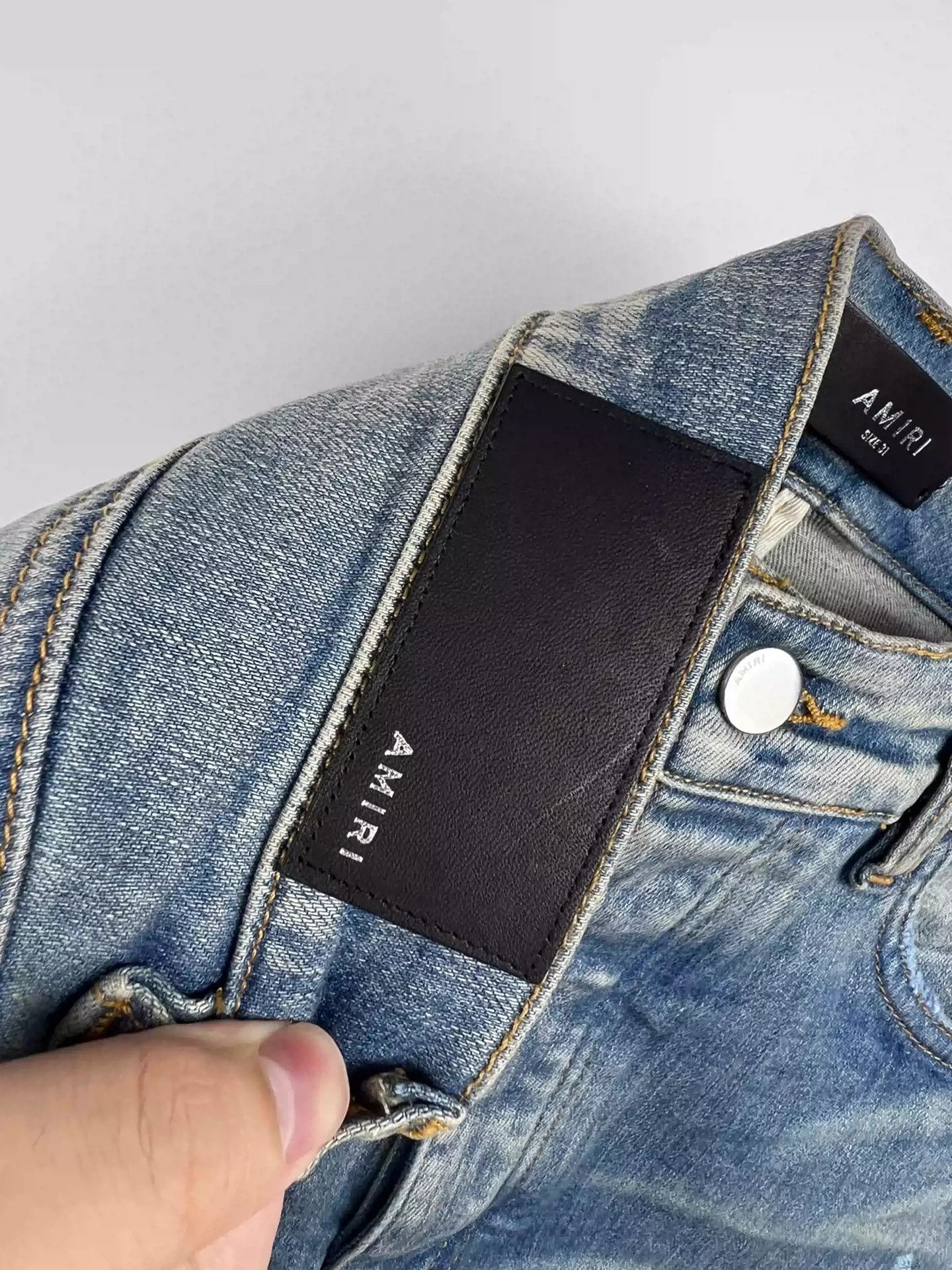Amiri Amiri classic washed blue and white patchwork mx1 jeans Size US 31 - 4 Thumbnail