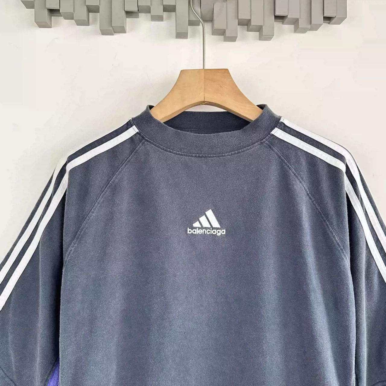Balenciaga Balenciaga X Adidas Joint Logo Printed Striped Edge Color Matching Round Neck Short-sleeved T-shirt Size US S / EU 44-46 / 1 - 3 Thumbnail