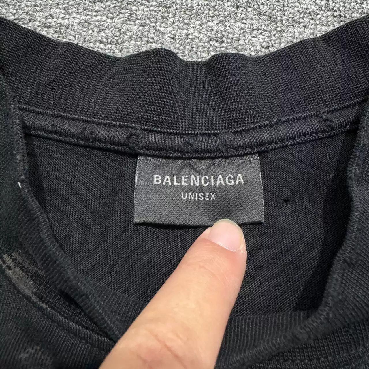 Balenciaga Balenciaga Mud Stain Destroys The Long Sleeve Of The Tower Size US S / EU 44-46 / 1 - 2 Thumbnail